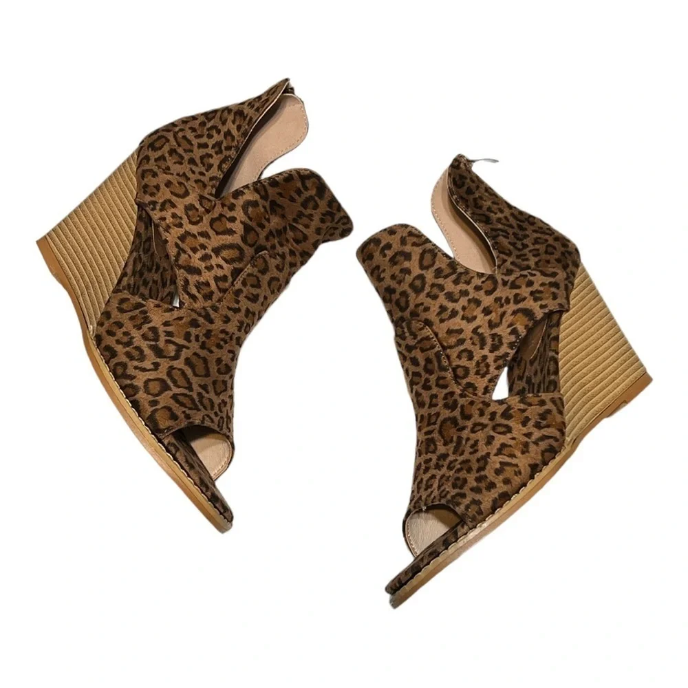 Faux Suede Animal Print Peep-Toe Cutout Wedge Heel Ankle Bootie 8M Tan Brown